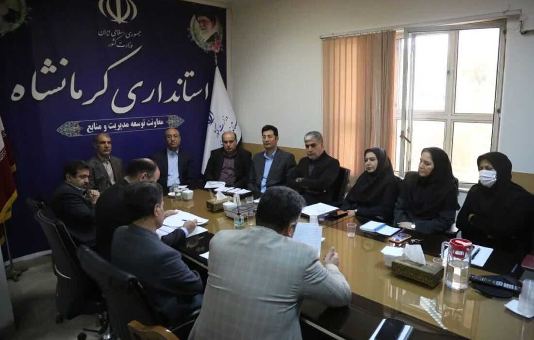 استاندار کرمانشاه: رضایتمندی کارکنان باید در اولویت استانداری باشد